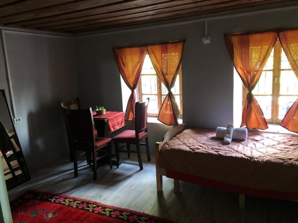 Guesthouse Kujtimi Theth Bagian luar foto