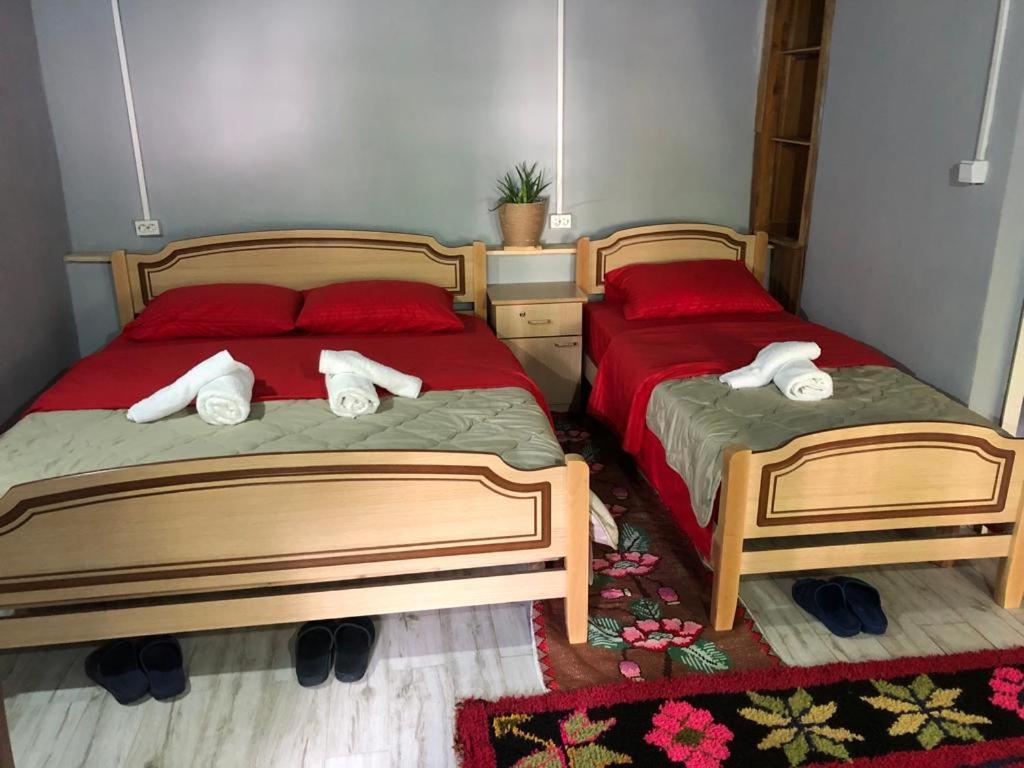 Guesthouse Kujtimi Theth Bagian luar foto